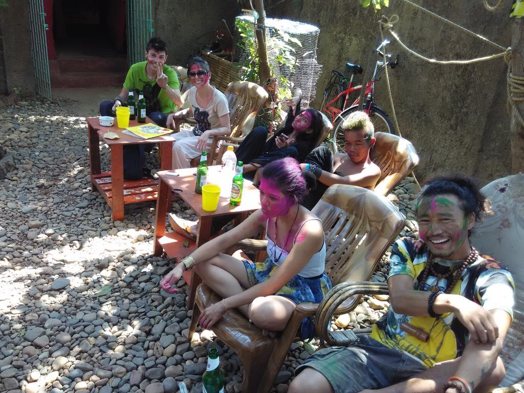 Bricks And Bamboo Hostel 安君纳 外观 照片