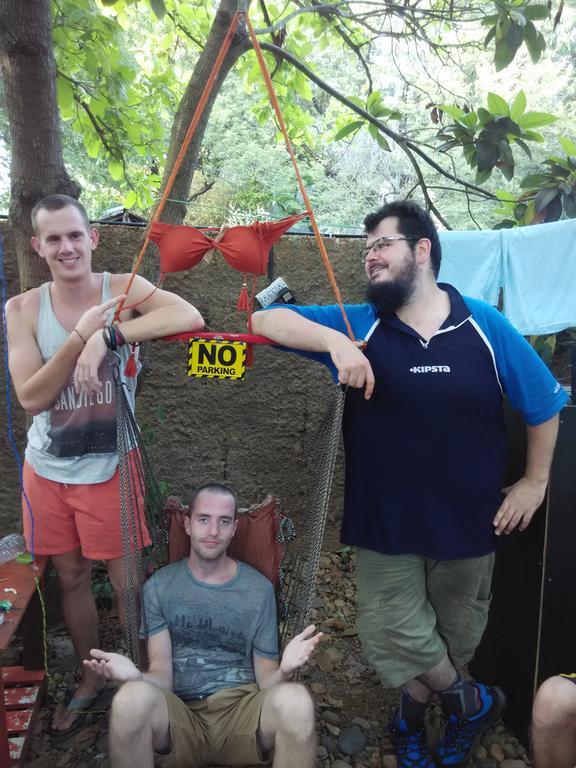 Bricks And Bamboo Hostel 安君纳 外观 照片