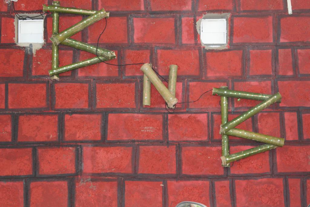 Bricks And Bamboo Hostel 安君纳 外观 照片