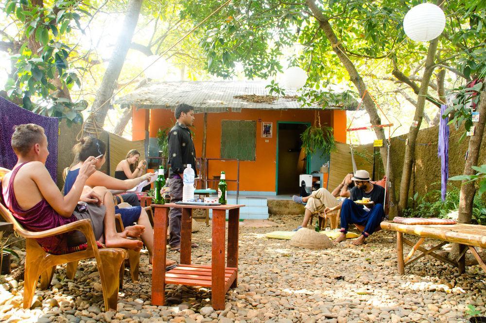 Bricks And Bamboo Hostel 安君纳 外观 照片