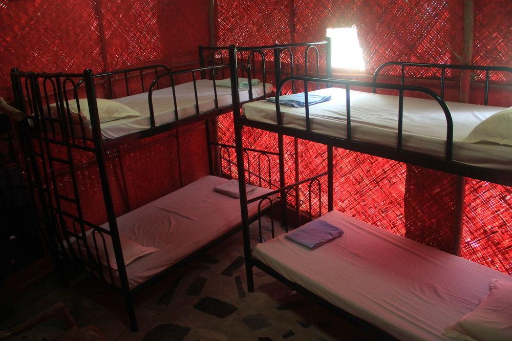 Bricks And Bamboo Hostel 安君纳 外观 照片