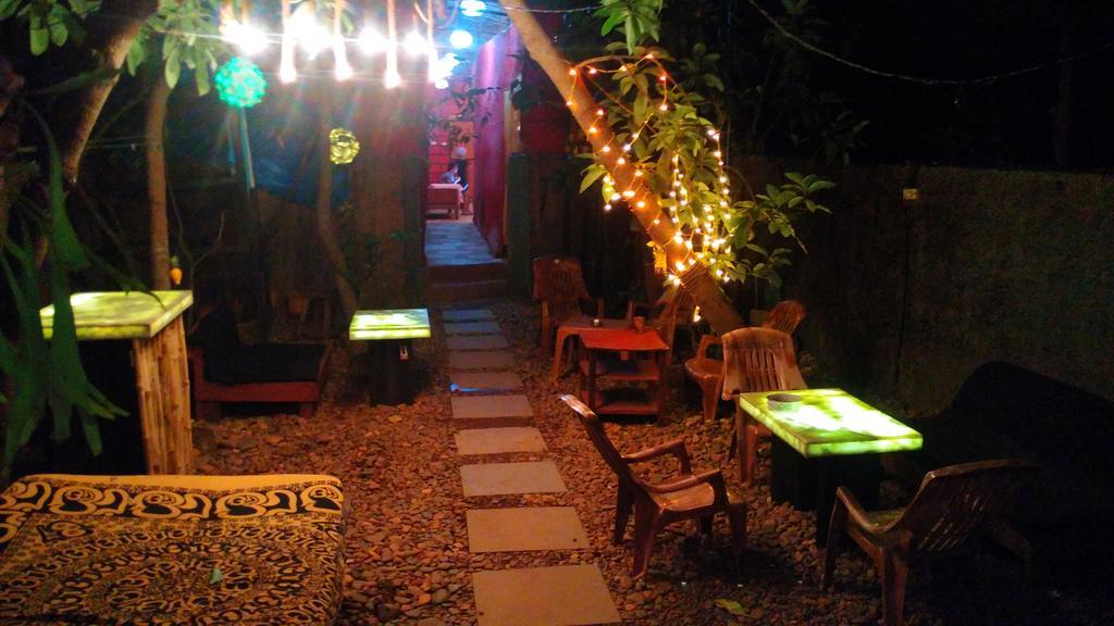 Bricks And Bamboo Hostel 安君纳 外观 照片