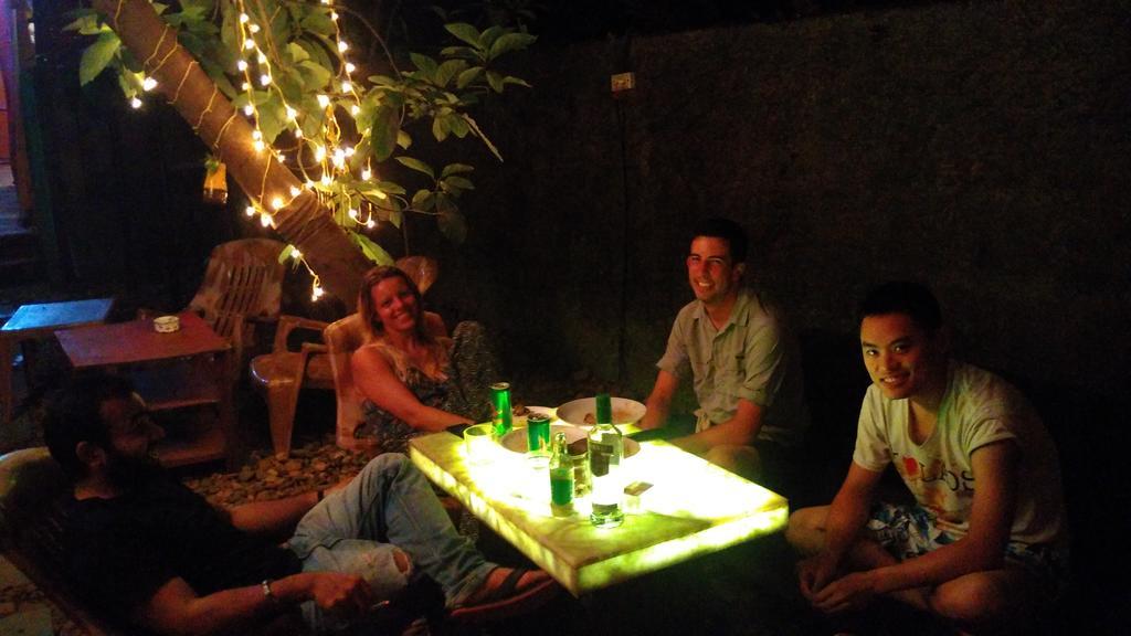Bricks And Bamboo Hostel 安君纳 外观 照片