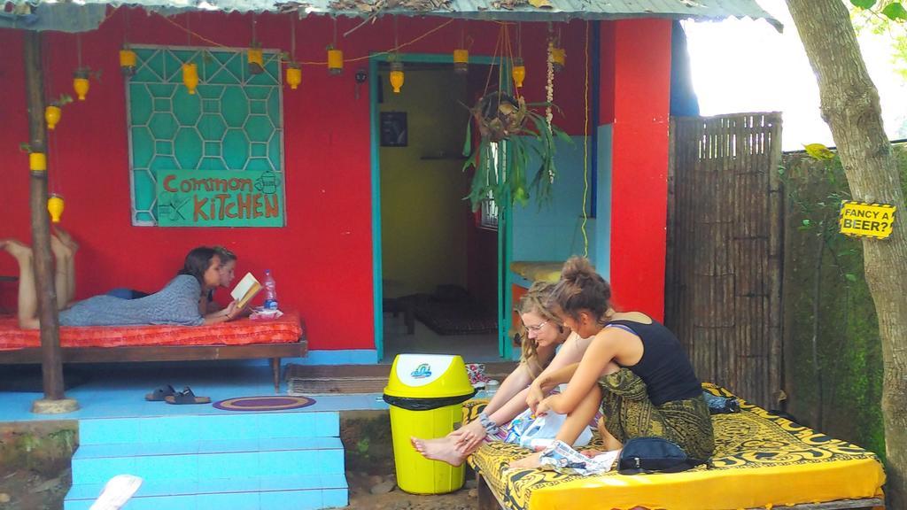 Bricks And Bamboo Hostel 安君纳 外观 照片