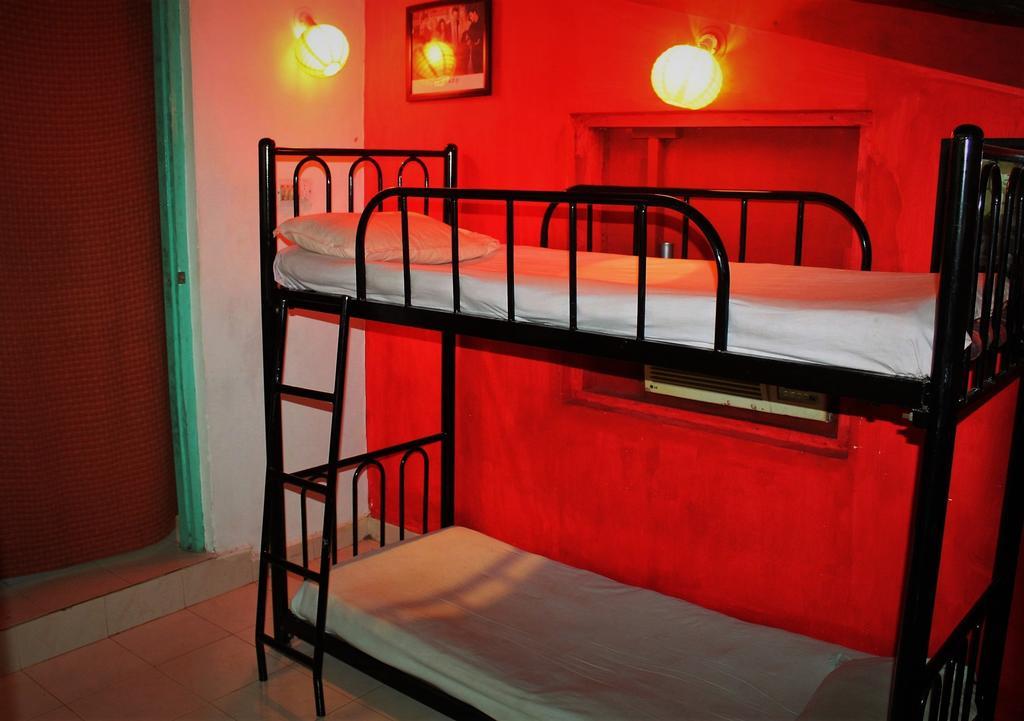 Bricks And Bamboo Hostel 安君纳 外观 照片
