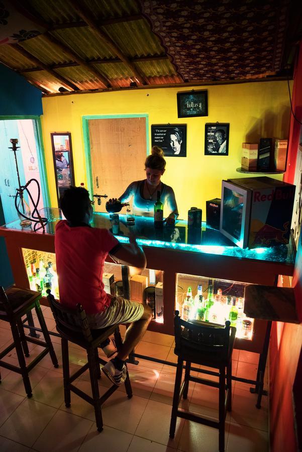 Bricks And Bamboo Hostel 安君纳 外观 照片