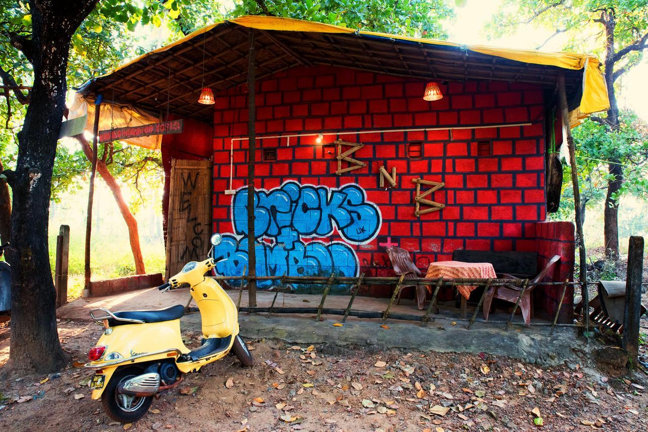 Bricks And Bamboo Hostel 安君纳 外观 照片