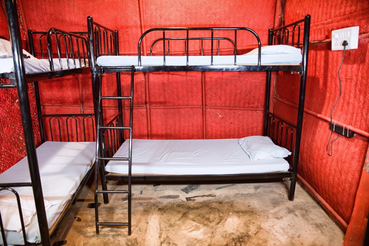 Bricks And Bamboo Hostel 安君纳 外观 照片